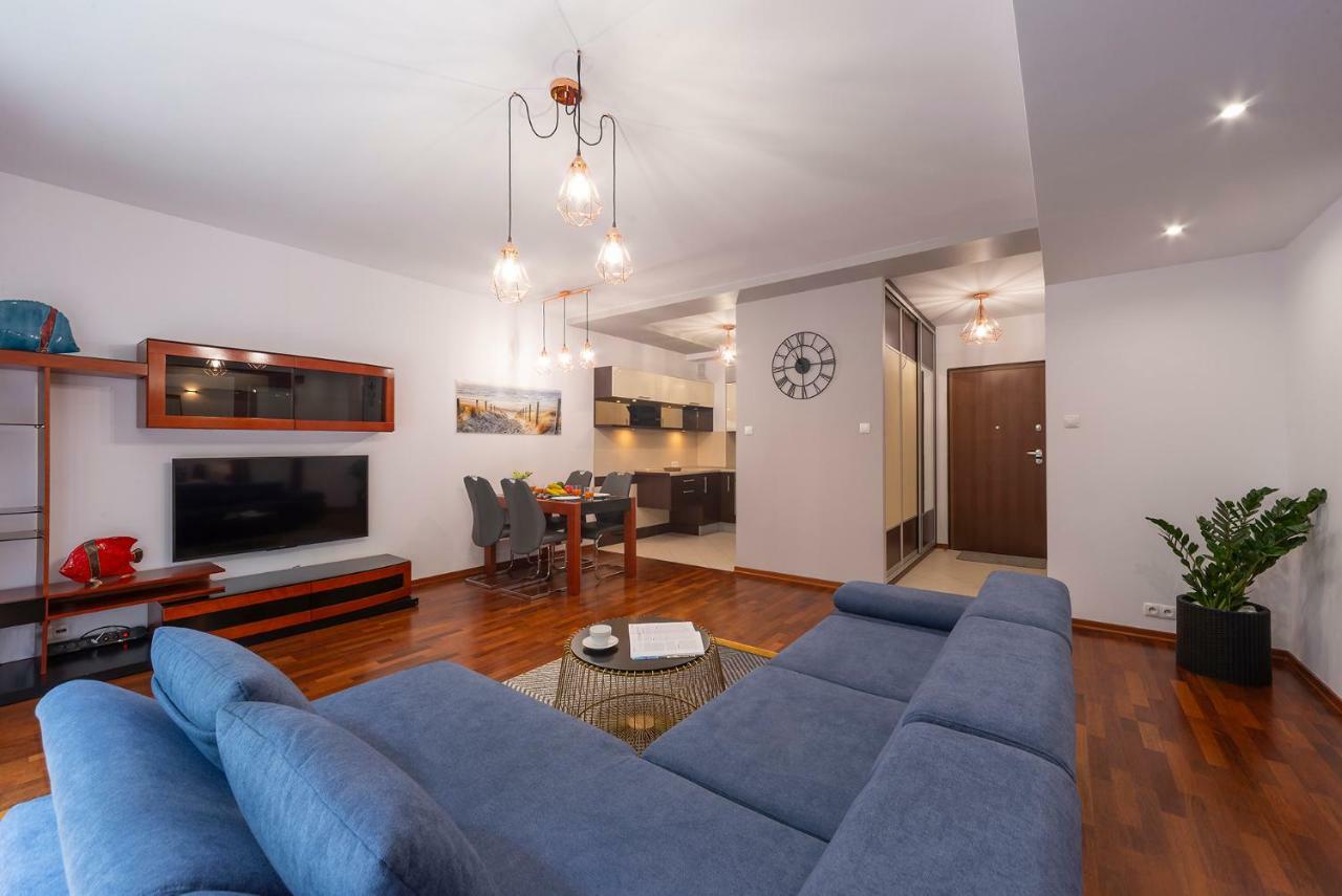 Beachfront Apartment Haga With Free Parking By Noclegi Renters سوبوت المظهر الخارجي الصورة